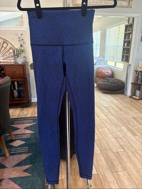 lululemon jacquard black cerulean blue wunder under size 6